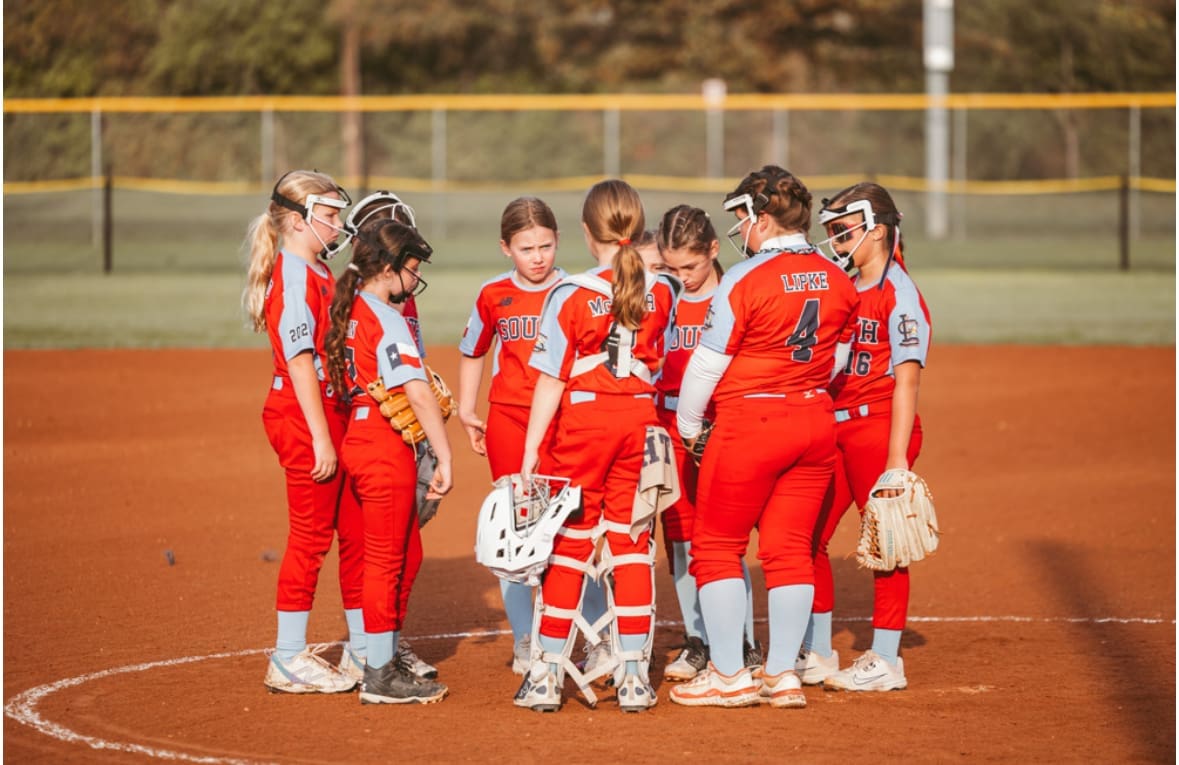 Web Pic_10u Stoker Huddle